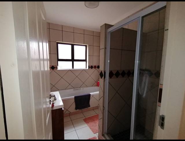 3 BEDROOM DUPLEX FOR SALE IN BLUFF